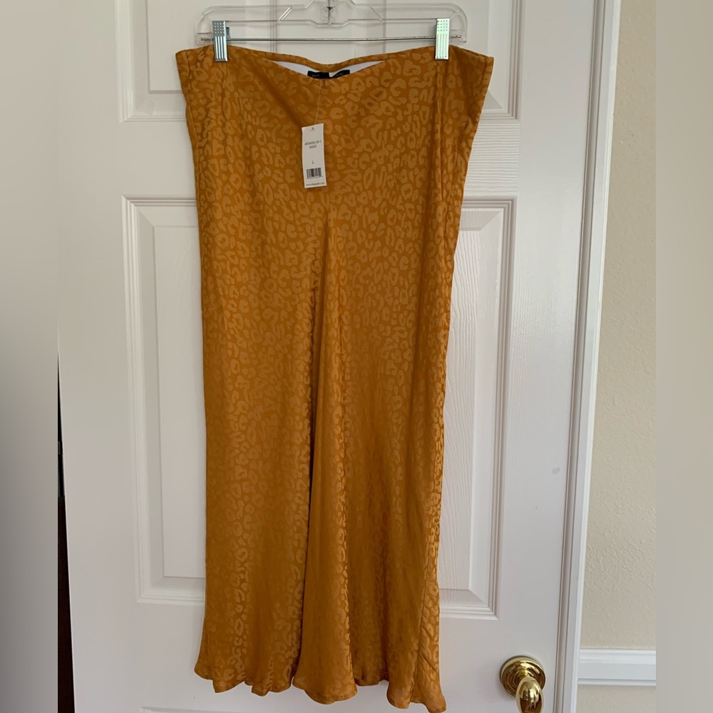 NWT BR Gold Leopard Print Midi Skirt Lined Stretchy Waist Large